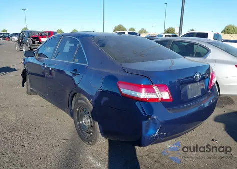 2011 Toyota Camry Le z USA, uszkodzony, nr VIN 4T1BF3EKXBU735756